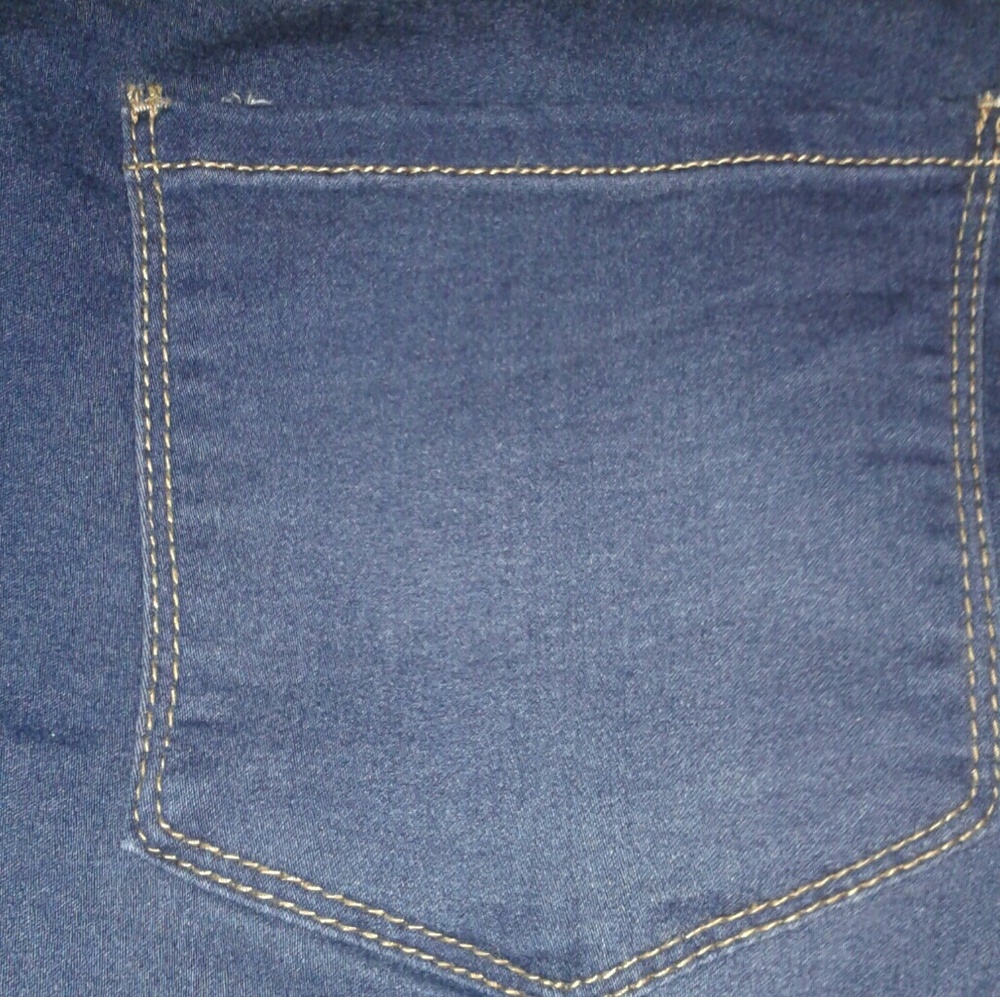 Capris - Picture 3 of 8